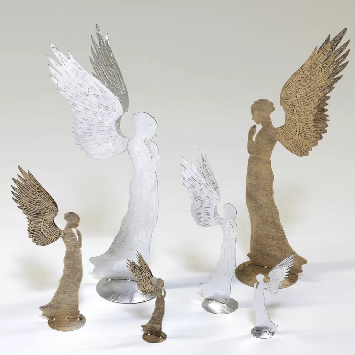 ange_dcoratif_en_mtal_dor_dpoque_28_cm_4-1.webp DecoWoerner Ange Décatif En Métal Dé D'époque, 28 Cm