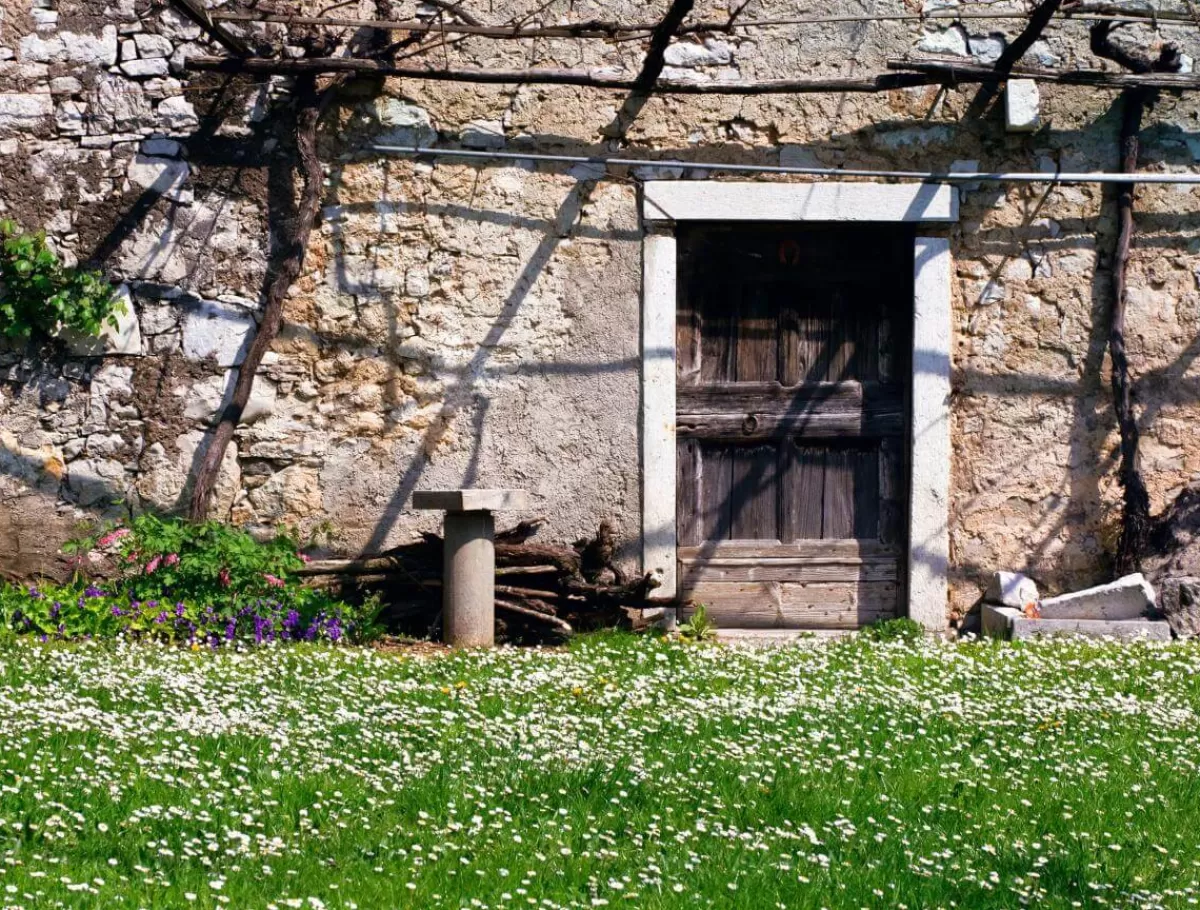 DecoWoerner Bannière En Bâche XXL "Vieux Mur De Ferme" En Bâche De Camion Ignifuge 250 X 330 Cm