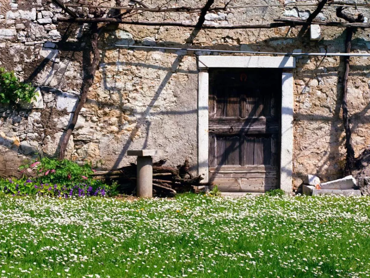 DecoWoerner Bannière En Bâche XXL "Vieux Mur De Ferme" En Bâche De Camion Ignifuge 300 X 400 Cm