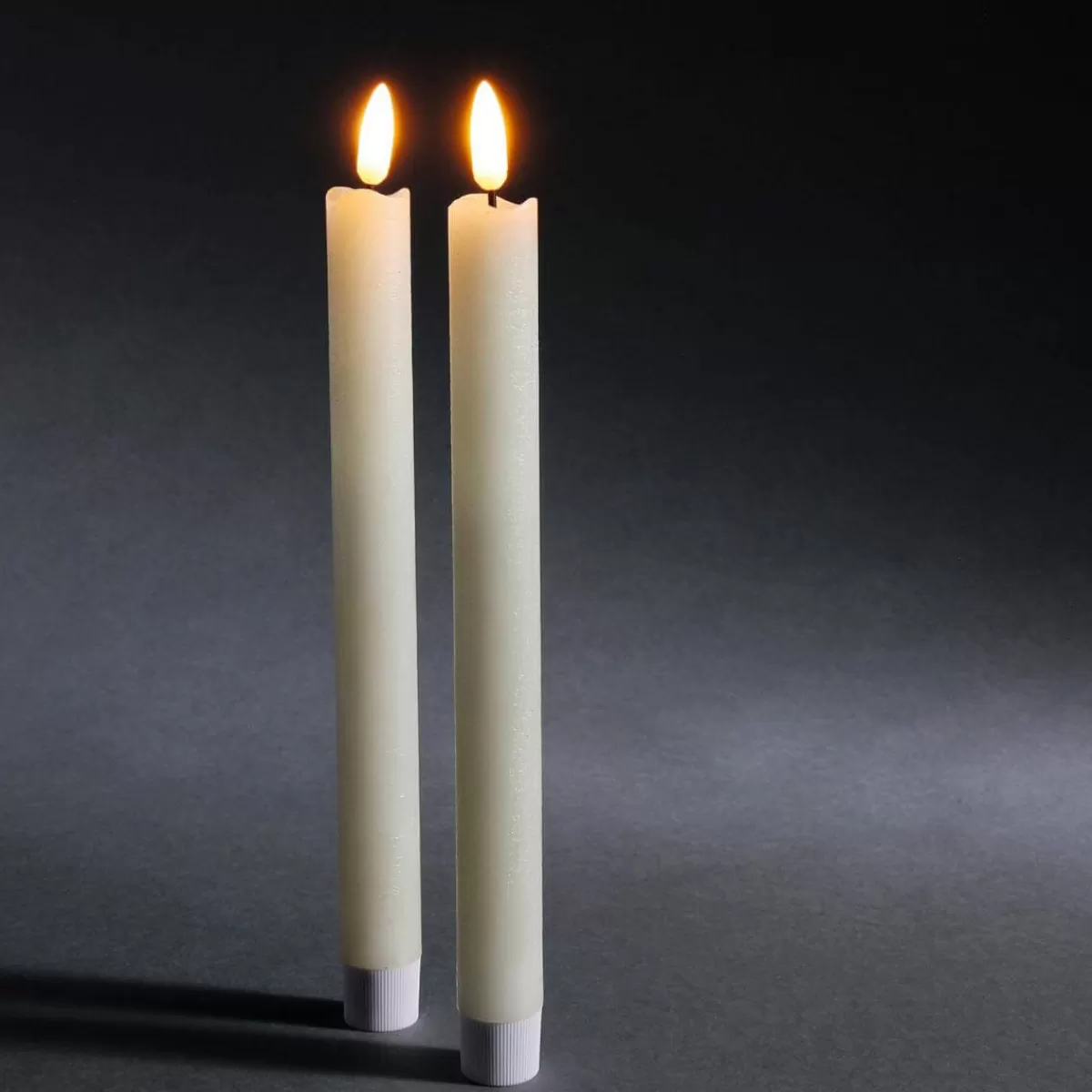 DecoWoerner Bougies Pilier En Cire LED 24 Cm, Lot De 2