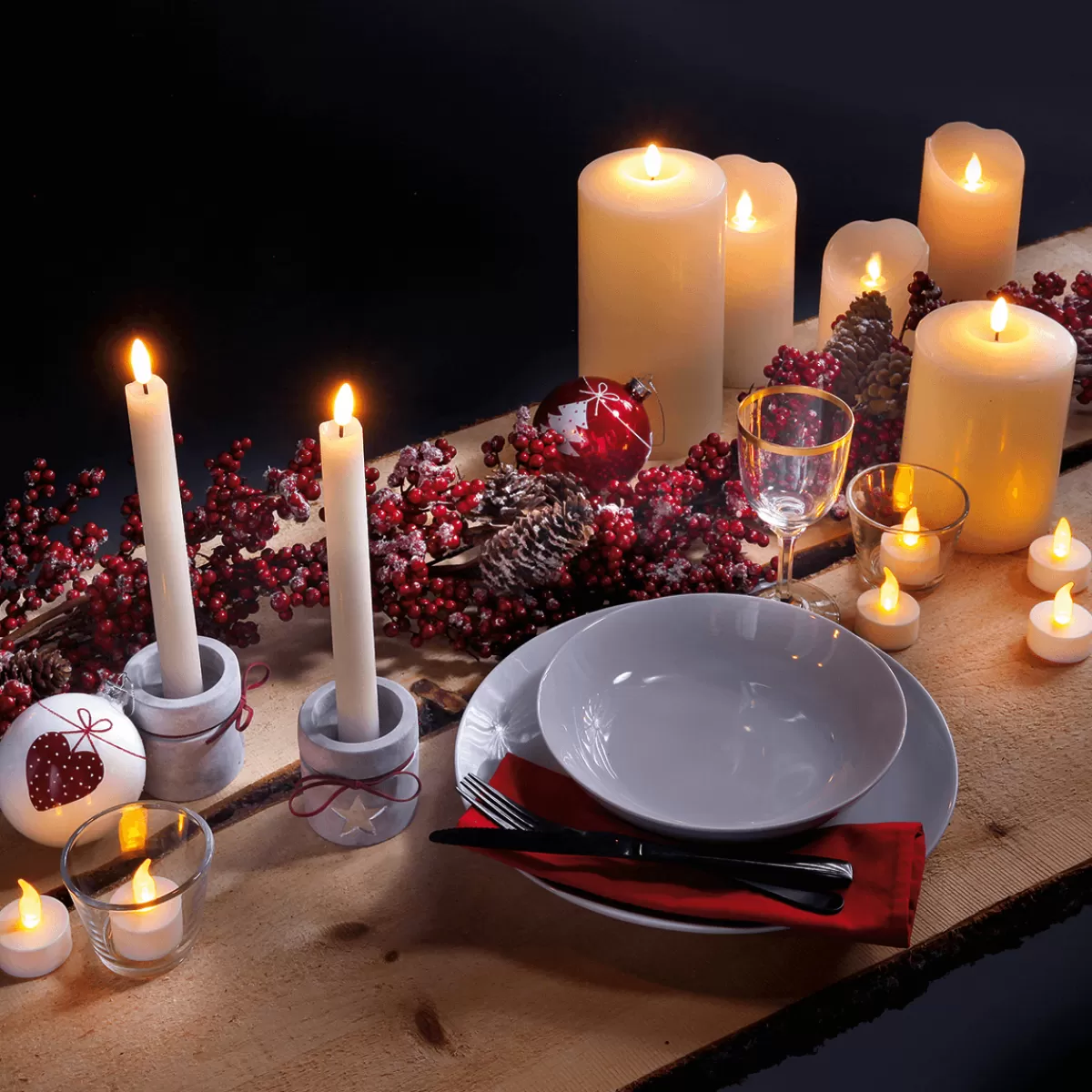 bougies_pilier_en_cire_led_24_cm_lot_de_2_15.webp DecoWoerner Bougies Pilier En Cire LED 24 Cm, Lot De 2