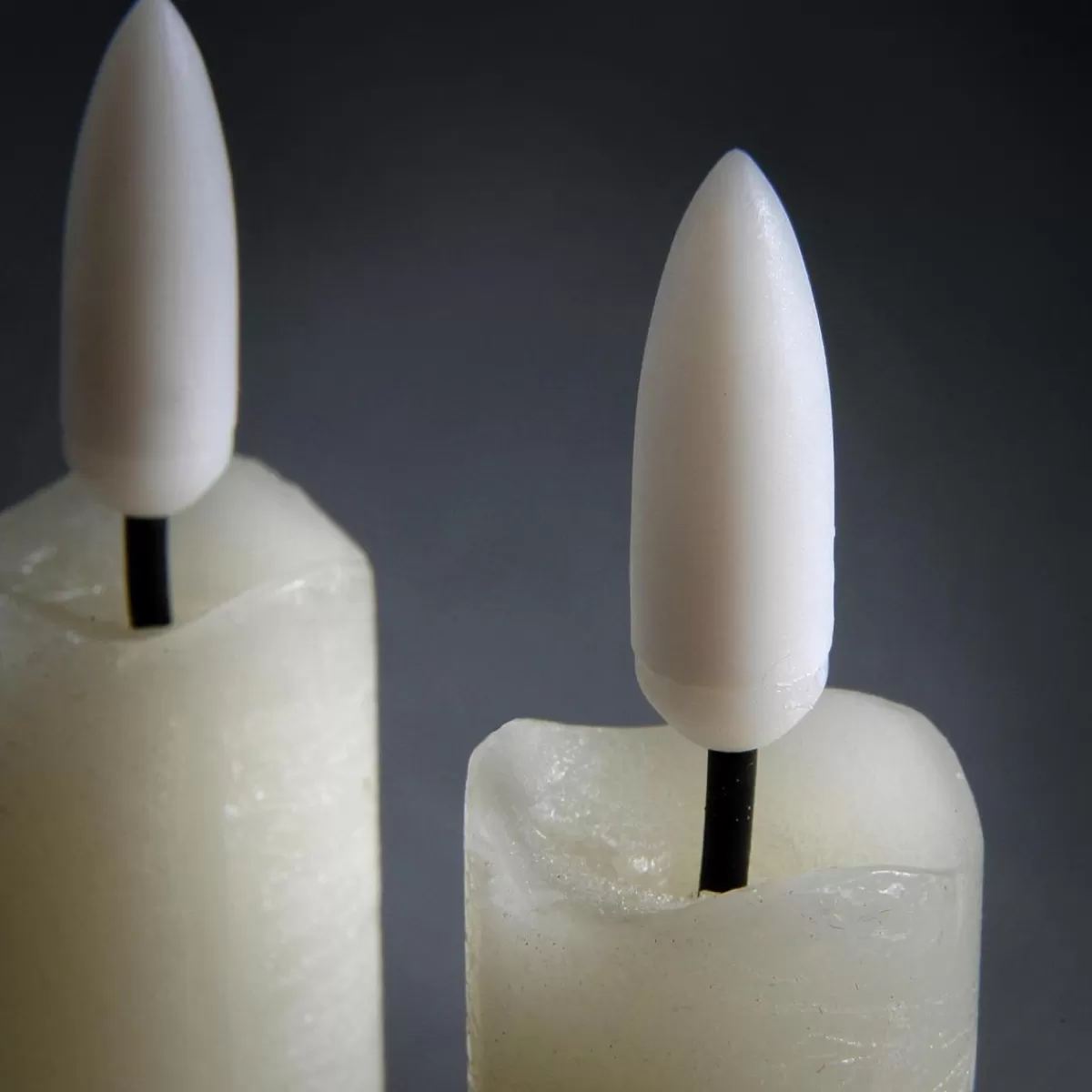 bougies_pilier_en_cire_led_24_cm_lot_de_2_5.webp DecoWoerner Bougies Pilier En Cire LED 24 Cm, Lot De 2