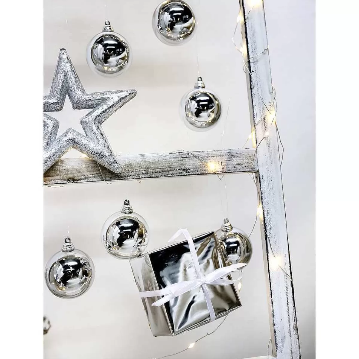 DecoWoerner Boules De Noël Brillantes En Plastique é, Ø 6 Cm - 24 Pièces