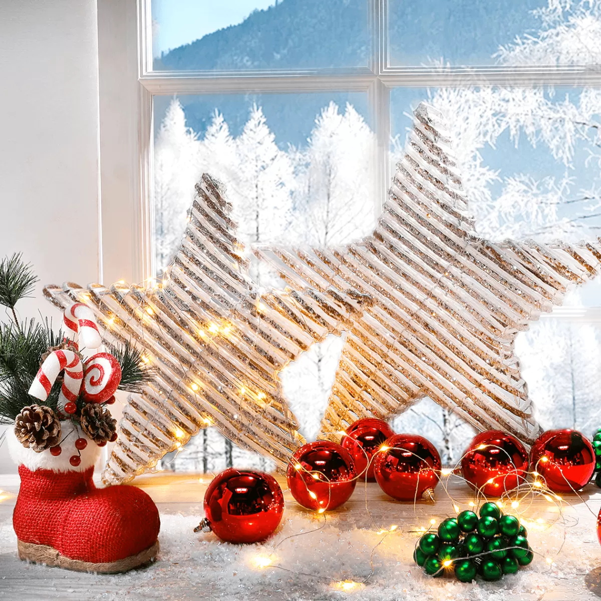 DecoWoerner Boules De Noël s Et Brillantes En Plastique Ignifugé 6 Cm Ø - 24 Pièces