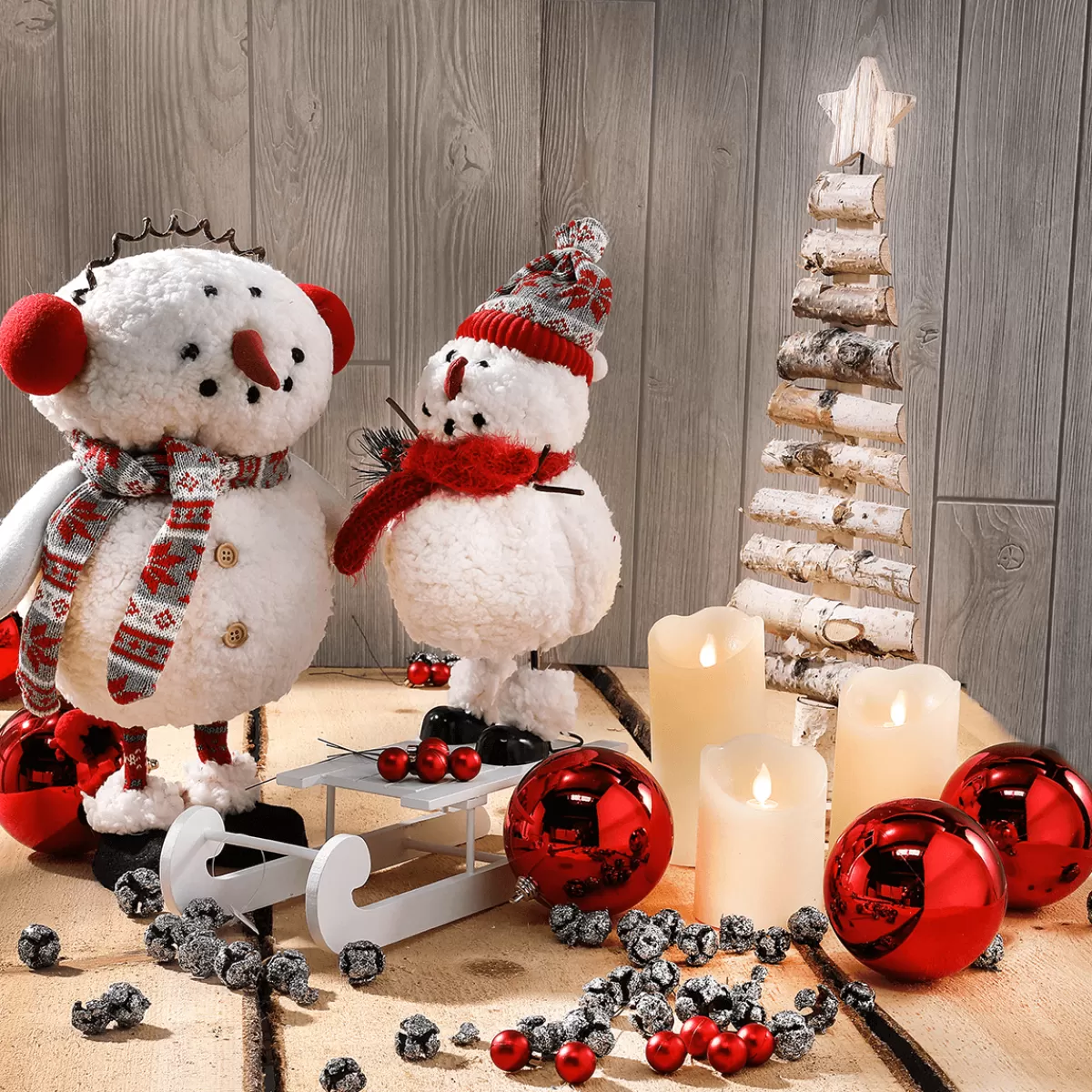 DecoWoerner Boules De Noël s Et Brillantes En Plastique Ignifugé 6 Cm Ø - 24 Pièces