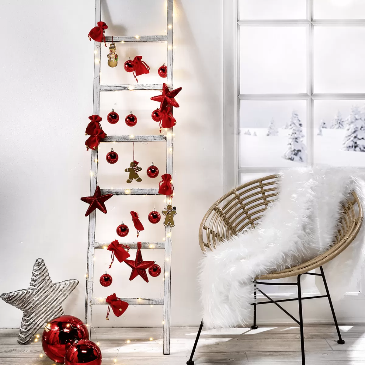 DecoWoerner Boules De Noël s Et Brillantes En Plastique Ignifugé 6 Cm Ø - 24 Pièces