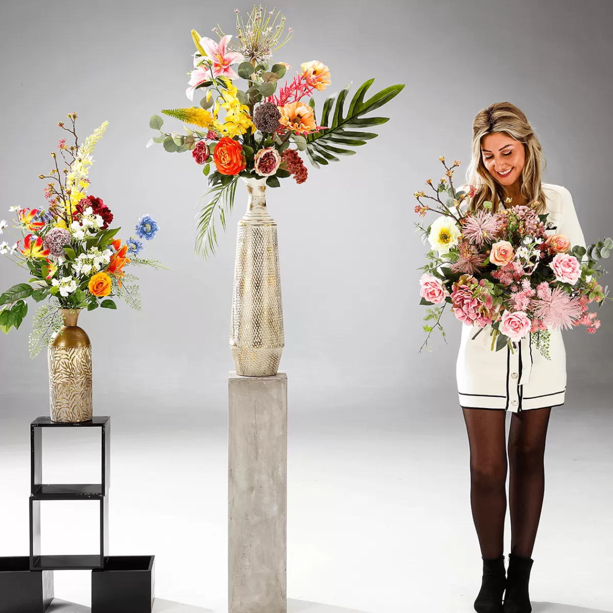 bouquet_mixte_de_fleurs_artificielles_orange_bleu_blanc_104_cm_3.webp DecoWoerner Bouquet Mixte De Fleurs Artificielles Orange Bleu Blanc 104 Cm