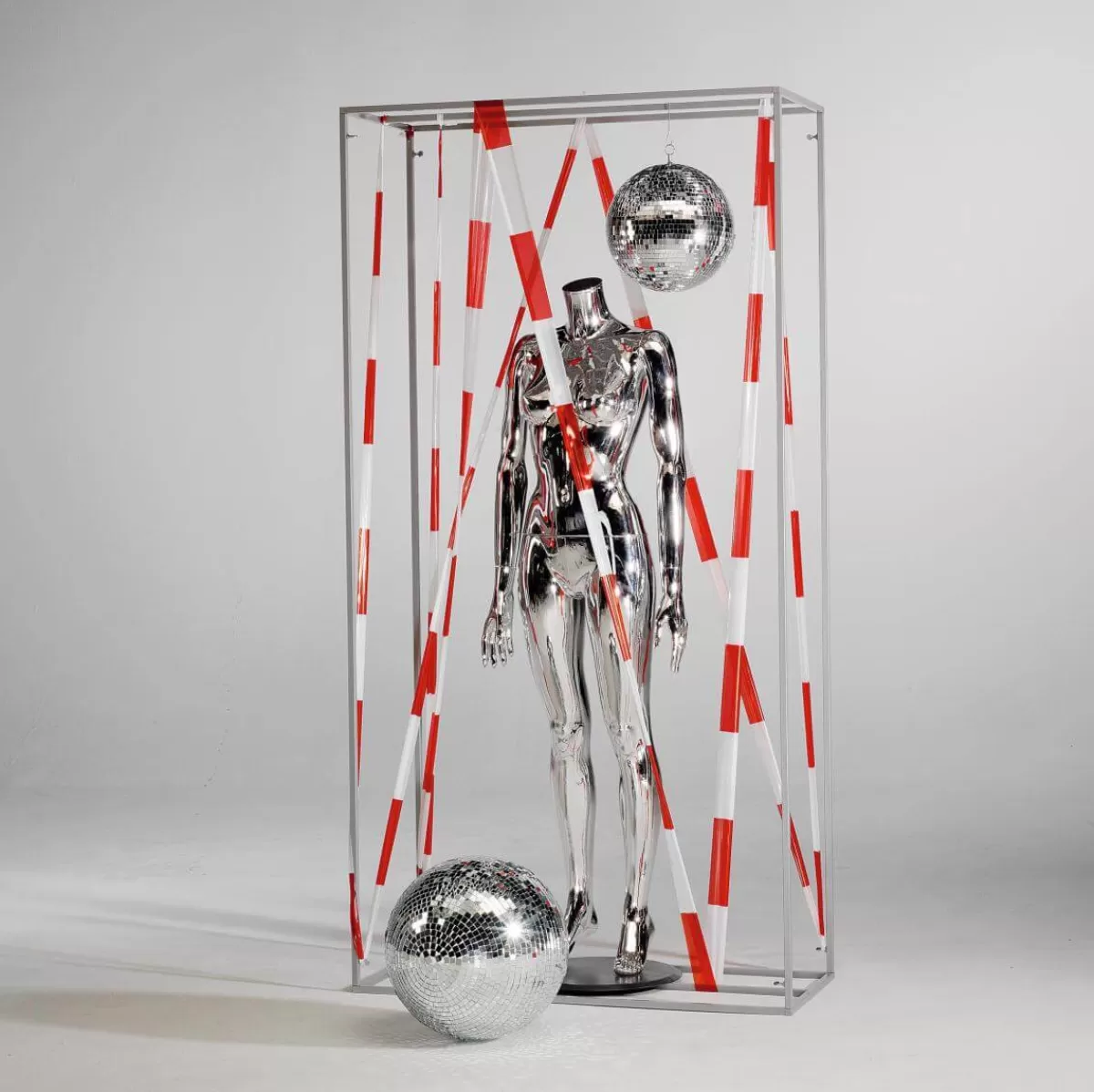 cadre_dcoratif_en_mtal_argent_200_cm_de_haut_3.webp DecoWoerner Cadre Décoratif En Métal, é 200 Cm De Haut