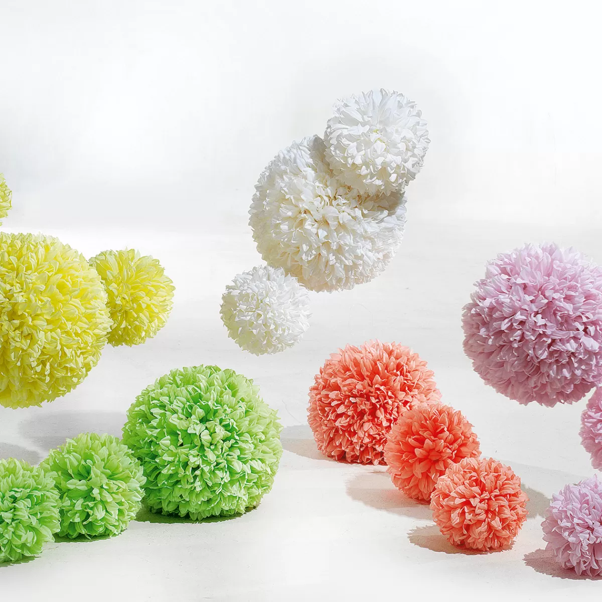 fleur_pompon__16_cm_jaune_2_pces_5.webp DecoWoerner Fleur Pompon, Ø 16 Cm, , 2 Pces