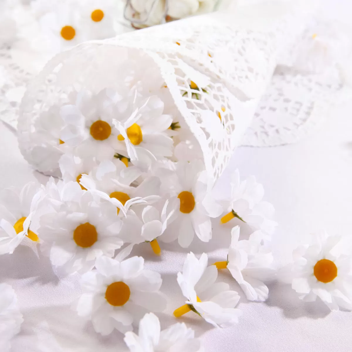 fleurs_dco_marguerites_72_pces_4.webp DecoWoerner Fleurs Déco Marguerites, 72 Pces