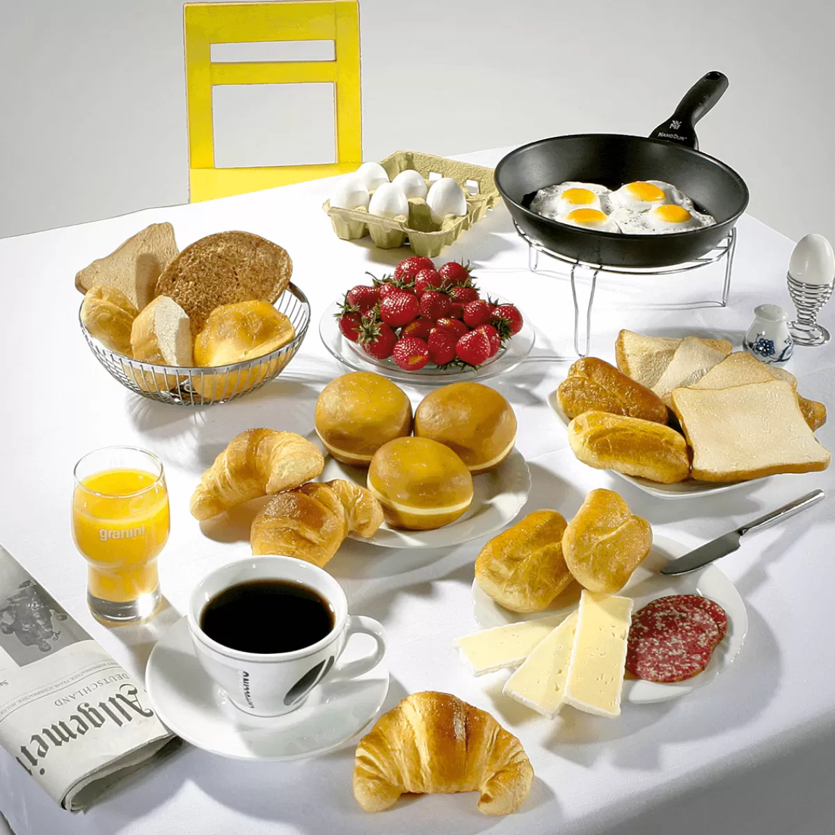 fraises_aliment_factice_24_pces_9.webp DecoWoerner Fraises Aliment Factice 24 Pces