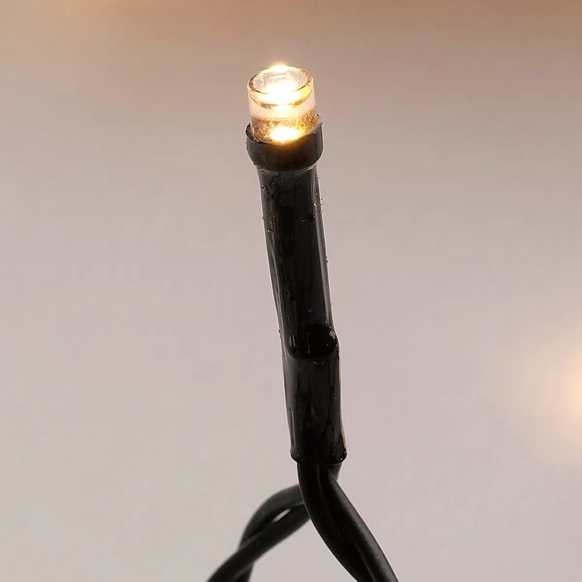 guirlande_lumineuse_noire_9_m_120_led_blanc_chaud_ip44_8-1.webp DecoWoerner Guirlande Lumineuse Noire 9 M, 120 LED Blanc Chaud IP44