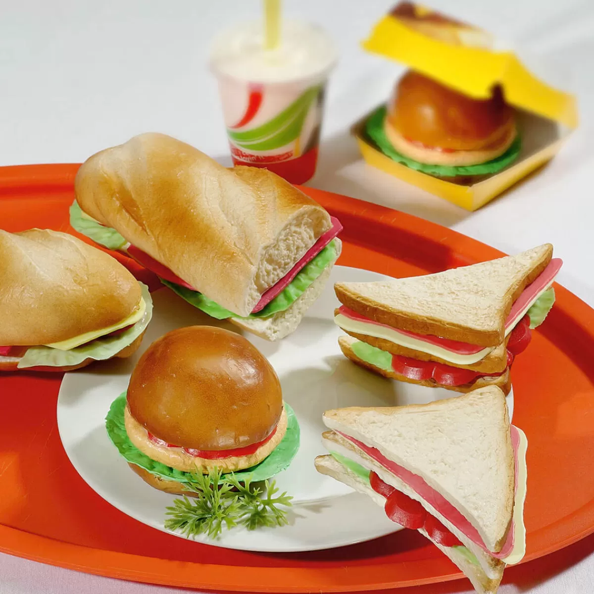 hamburger_aliment_factice_11_cm__3.webp DecoWoerner Hamburger Aliment Factice 11 Cm Ø