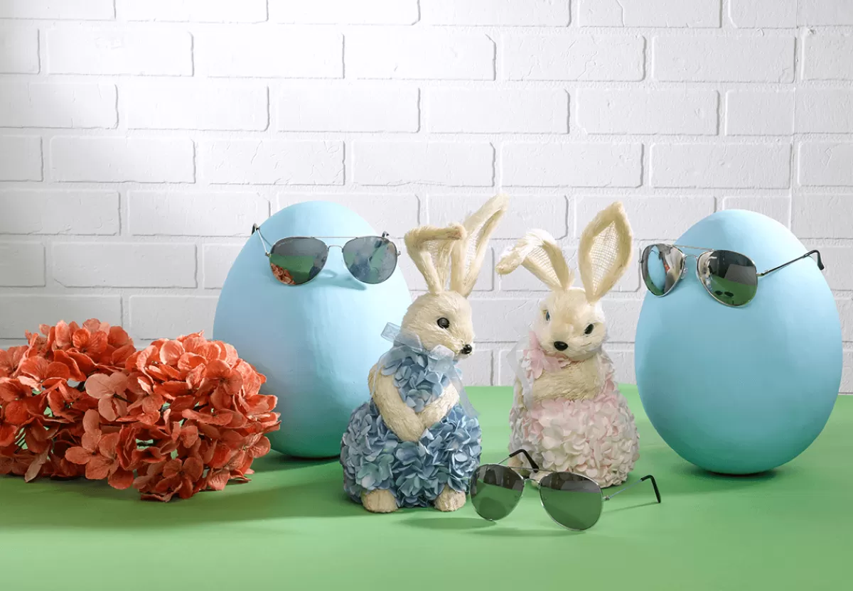 DecoWoerner Lapin De Pâques Décoratif En Mousse Dure Et Sisal Avec Robe Hortensia e 30 Cm