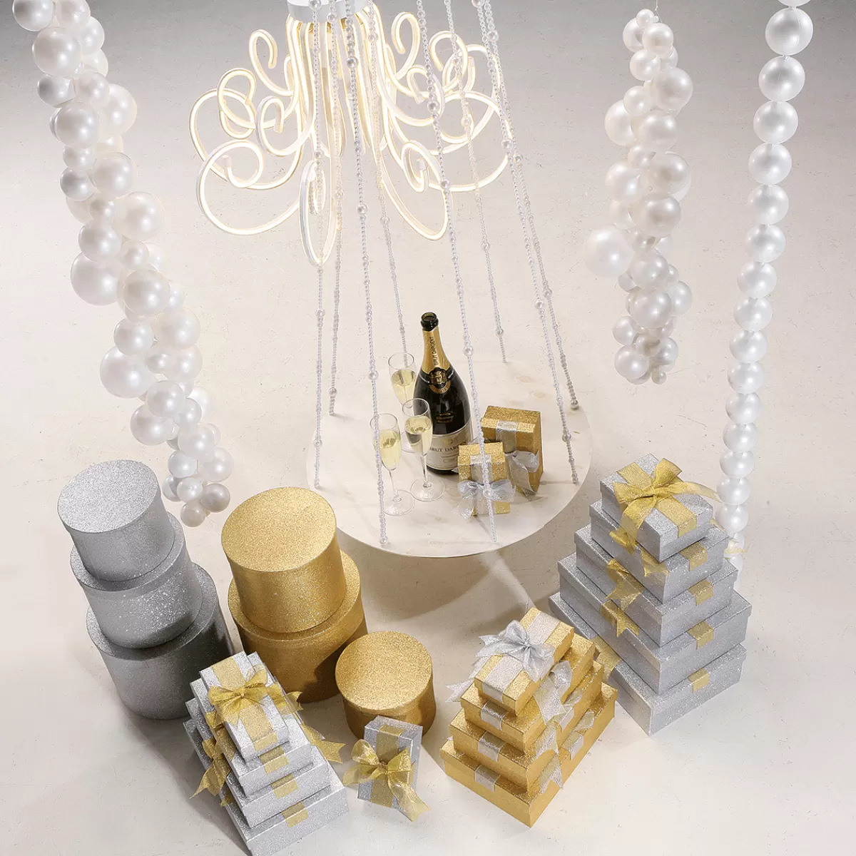 lot_de_botes_cadeaux_or_lot_de_5_2.webp DecoWoerner Lot De Boîtes Cadeaux , Lot De 5