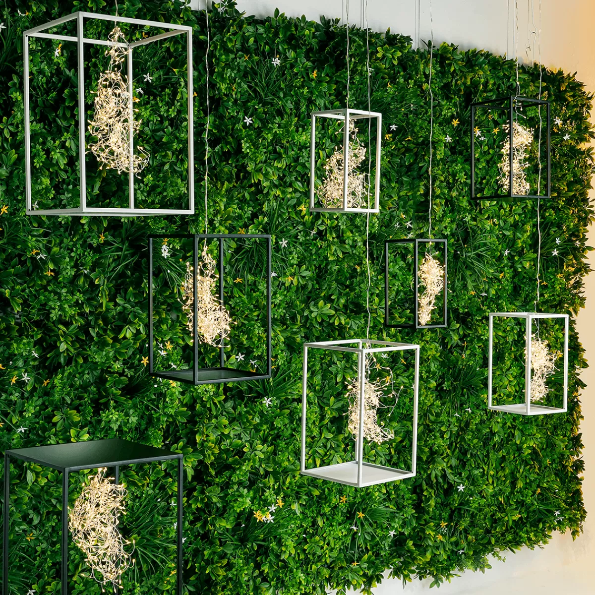 lot_de_tables_en_mtal_blanches_4_pces_5.webp DecoWoerner Lot De Tables En Métal hes 4 Pces