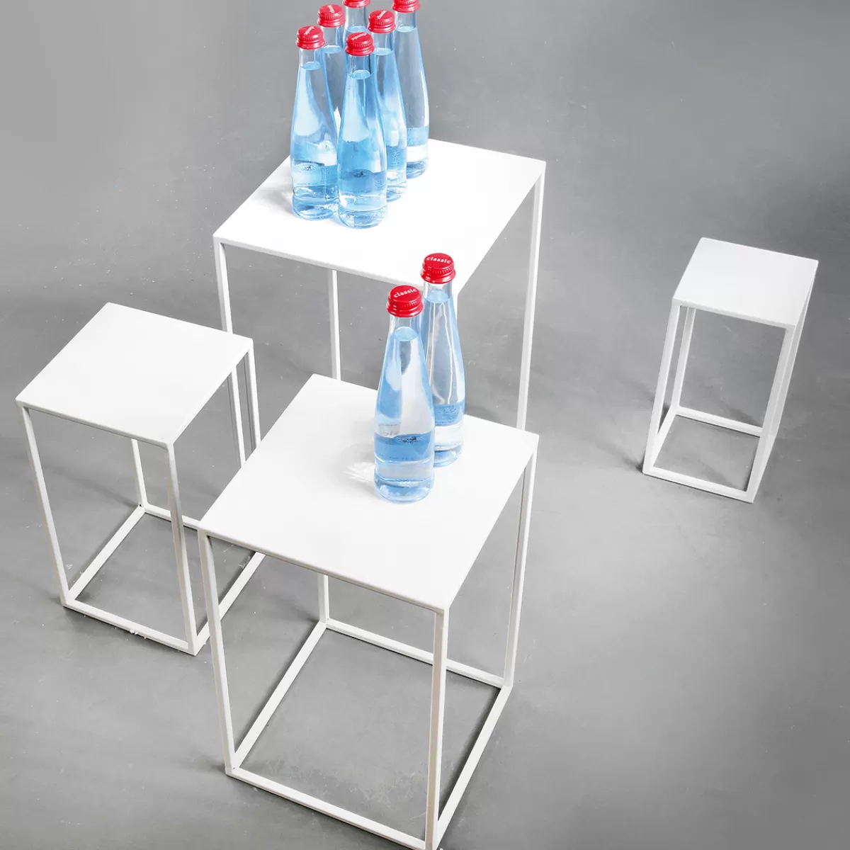 lot_de_tables_en_mtal_blanches_4_pces_8.webp DecoWoerner Lot De Tables En Métal hes 4 Pces