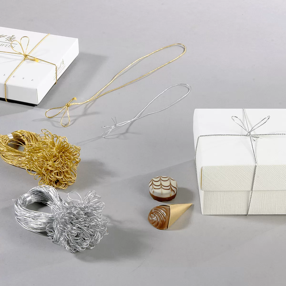 noeuds_prts__lemploi_argents_long_25_cm_100_pces_3.webp DecoWoerner Noeuds Prêts à L’emploi és Long. 25 Cm, 100 Pces