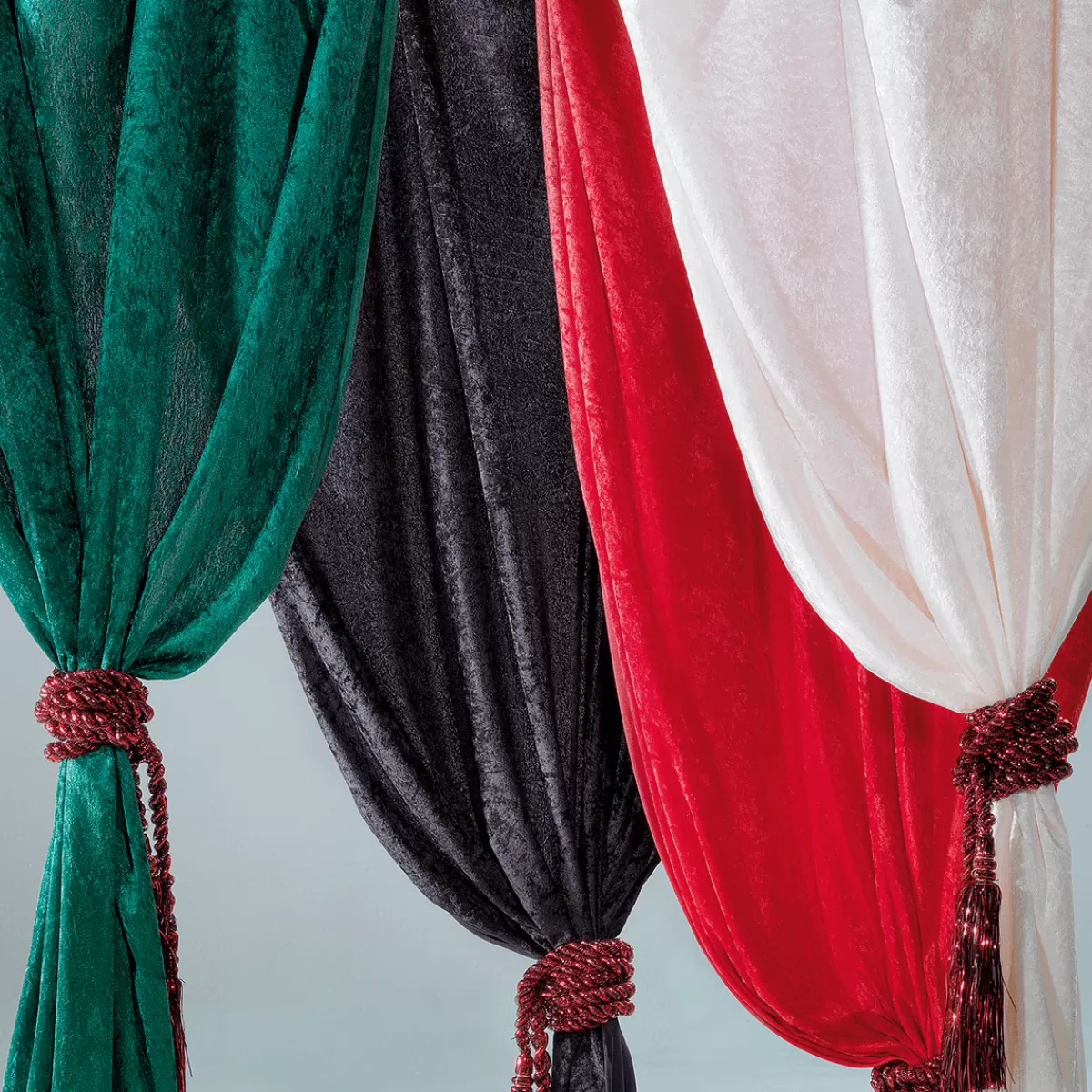 peau_dange_larg_150_cm_noire_3.webp DecoWoerner Peau D'ange Larg. 150 Cm, e