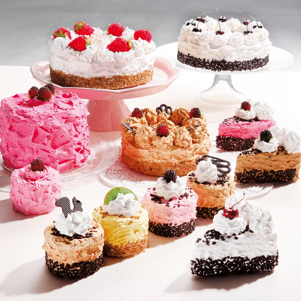 DecoWoerner Pièces De Gâteau Au Chocolat, Set De 2 Fausses Pièces Alimentaires 12 Cm