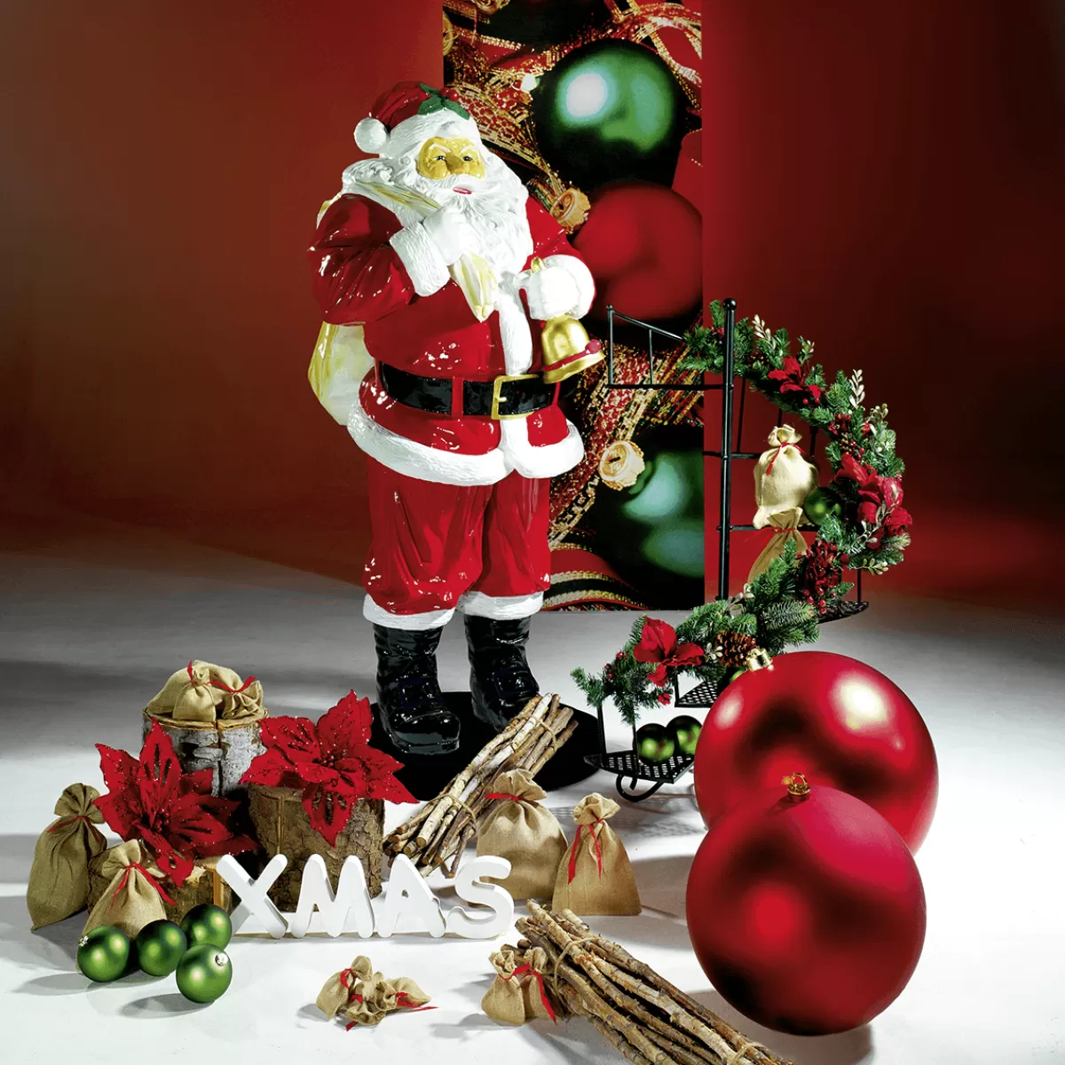 pre_nol_en_fibre_de_verre_de_180_cm_6-1.webp DecoWoerner Père Noël En Fibre De Verre De 180 Cm