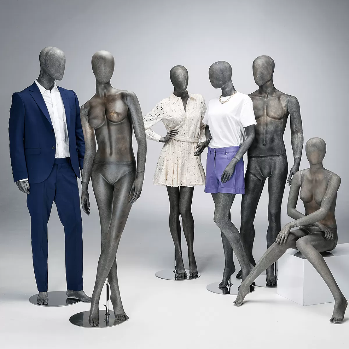 premium_mannequin_homme_jambe_droite_replie_13.webp DecoWoerner Premium Mannequin Homme, Jambe Droite Repliée