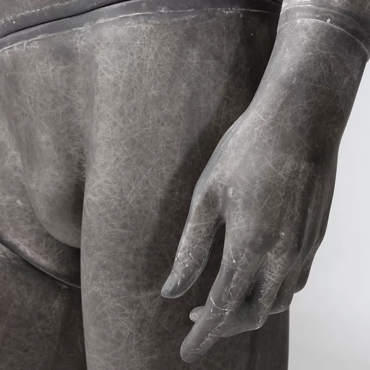 premium_mannequin_homme_jambe_droite_replie_5.webp DecoWoerner Premium Mannequin Homme, Jambe Droite Repliée