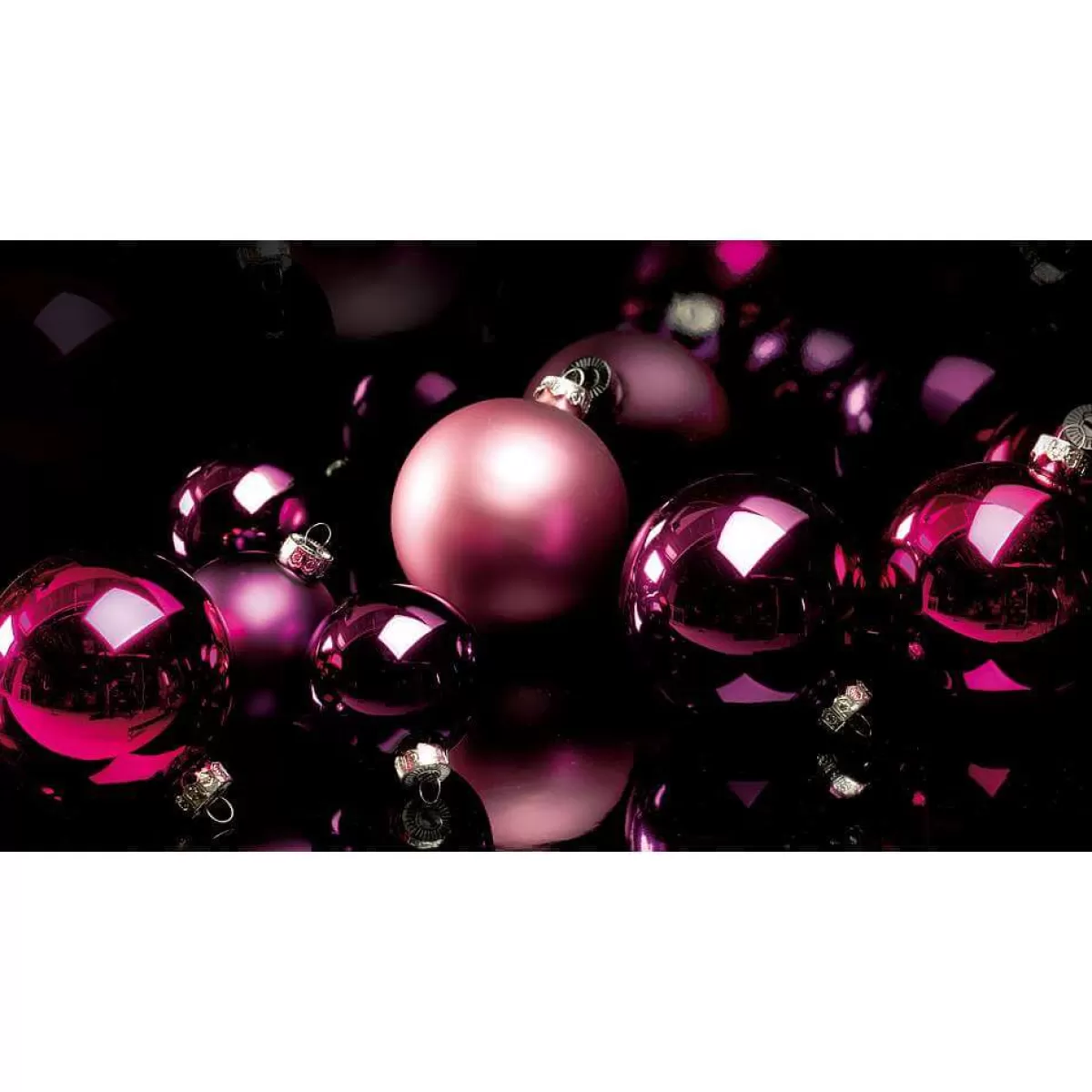 DecoWoerner Prune, Boules De Noël Brillantes En Plastique Difficilement Inflammable, 6 Cm Ø - 24 Pièces