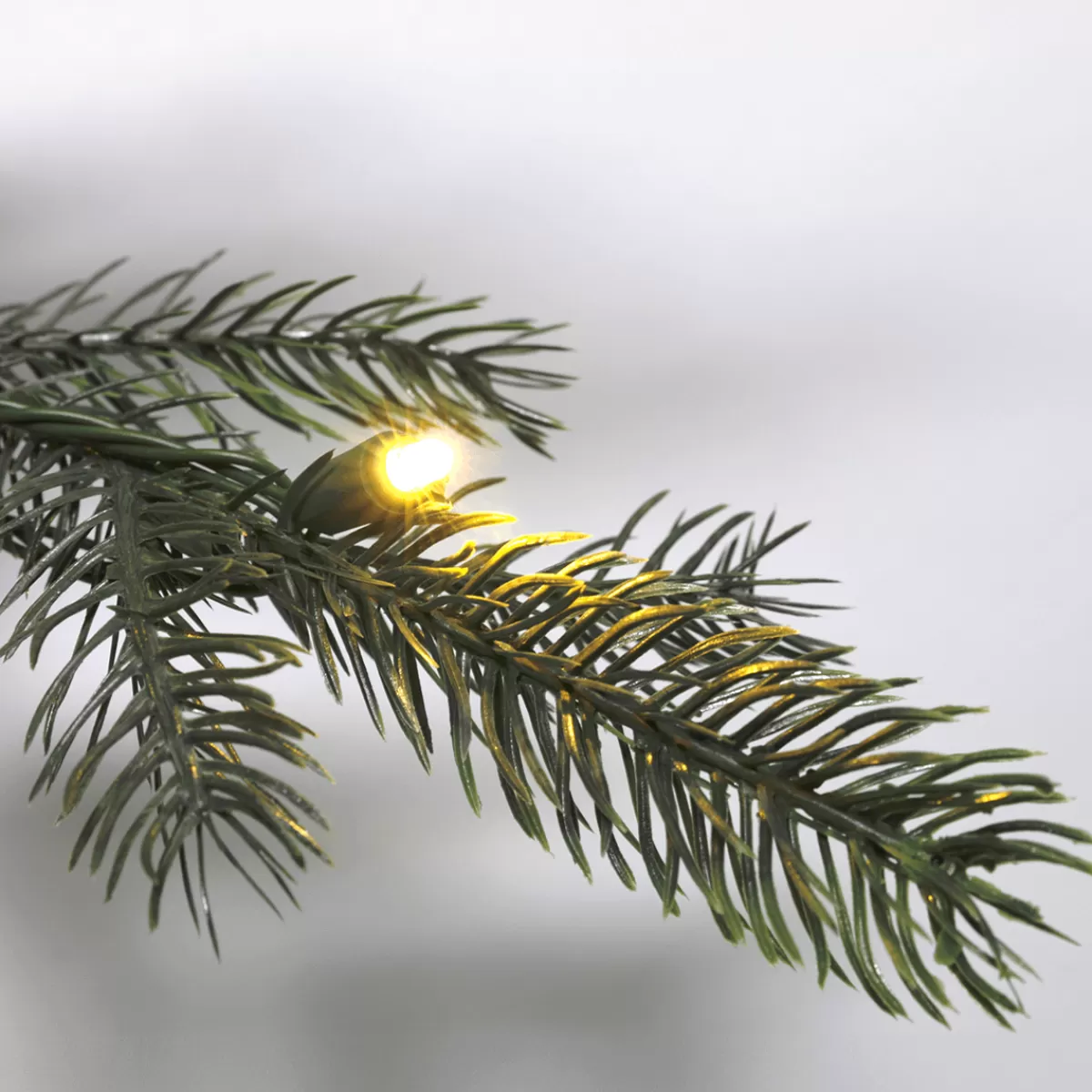 DecoWoerner Sapin De Noël Artificiel Nordmann Avec LED 210 Cm