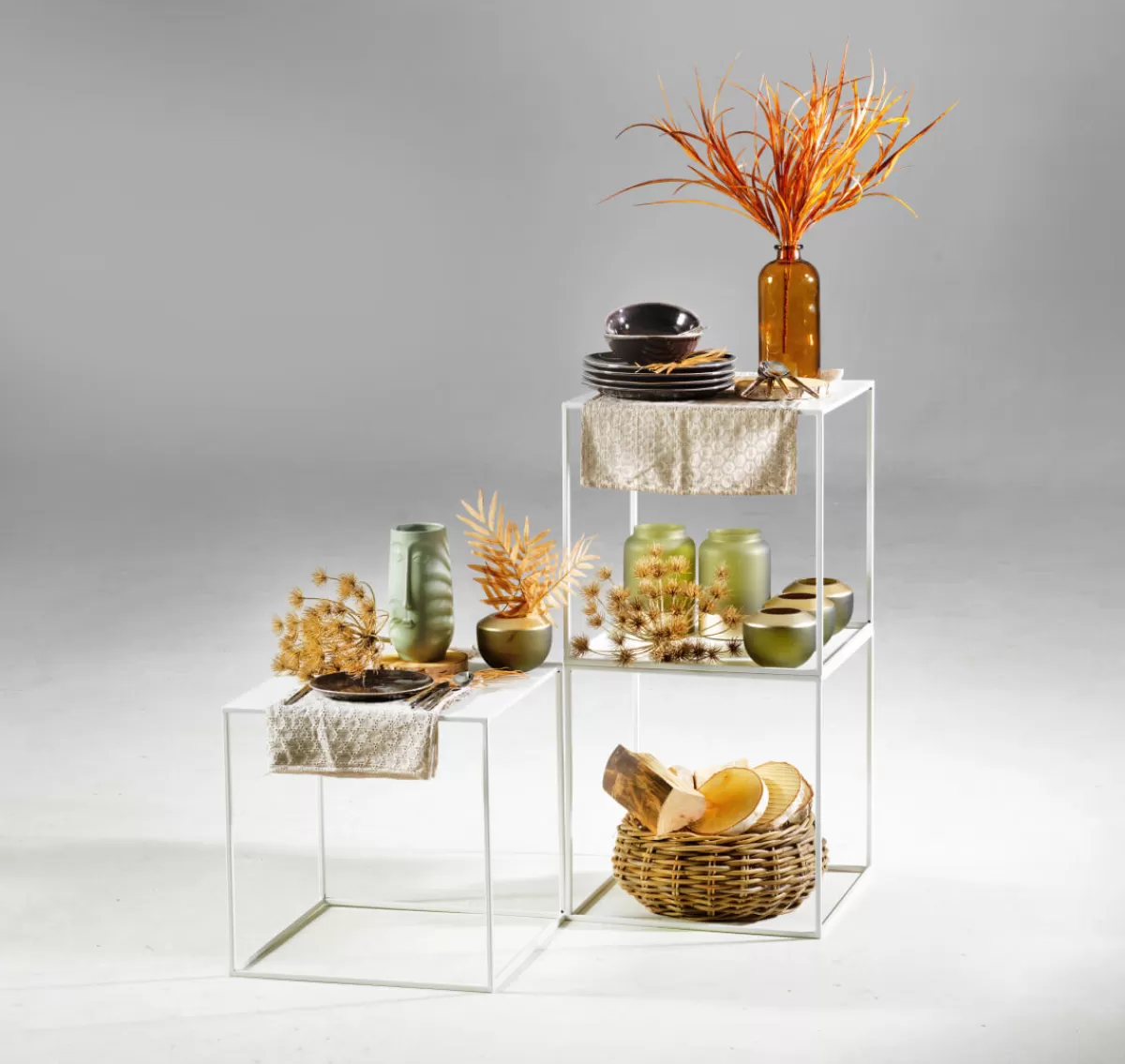 table_mtallique_45_x_45_cm_blanche_4.webp DecoWoerner Table Métallique 45 X 45 Cm, he